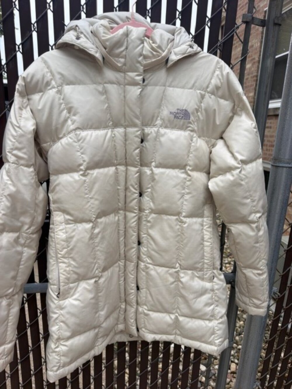 The North Face women's 600-fill hooded puffer jacket Size Medium Cream color